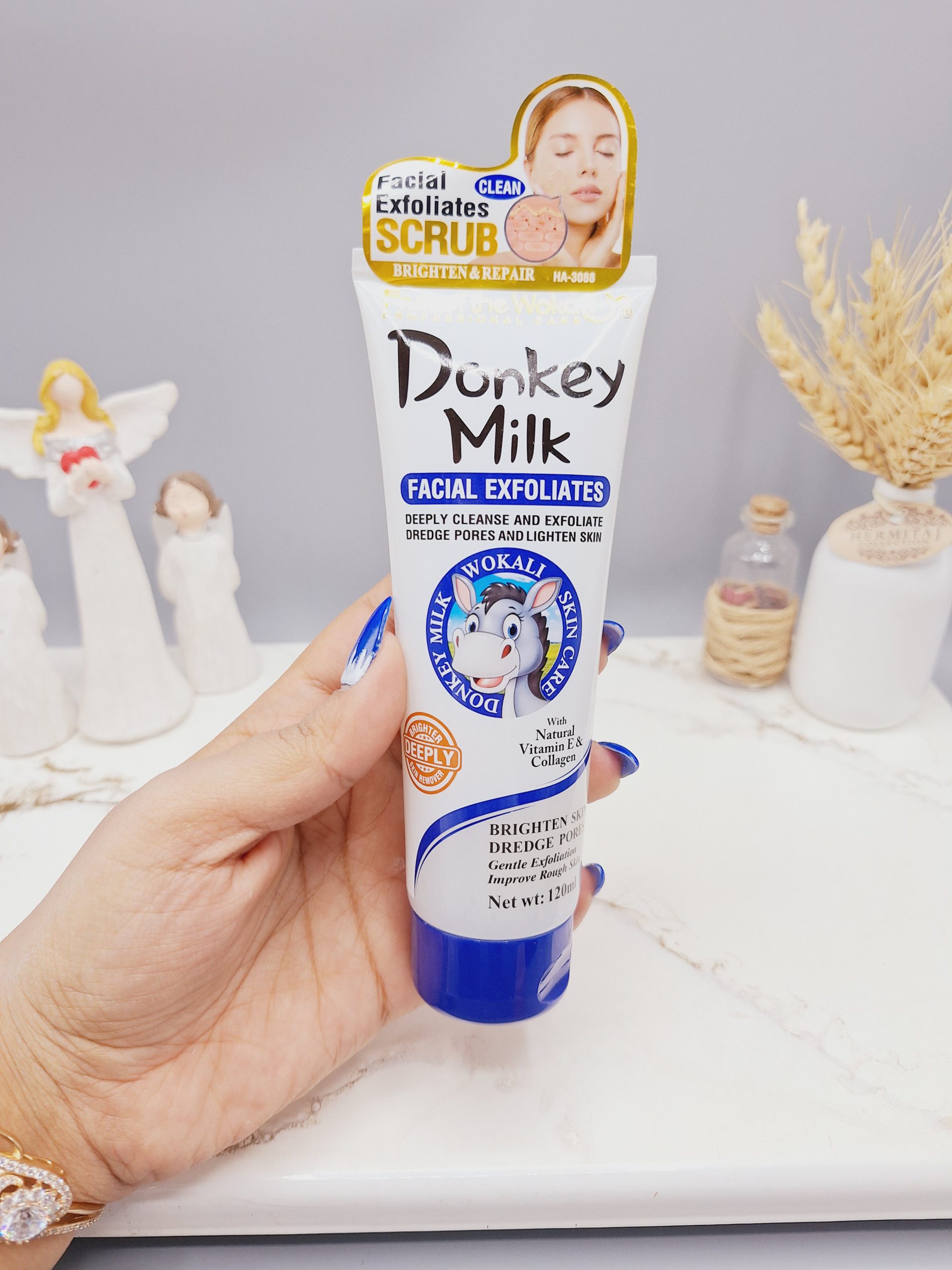 اسکراب لایه بردار روشن کننده صورت و بدن شیر الاغ ووکالی حجم 120 میل آبی کد HA-3088 1 اسکراب لایه بردار روشن کننده صورت و بدن شیر الاغ ووکالی حجم 120 میل آبی کد HA-3088