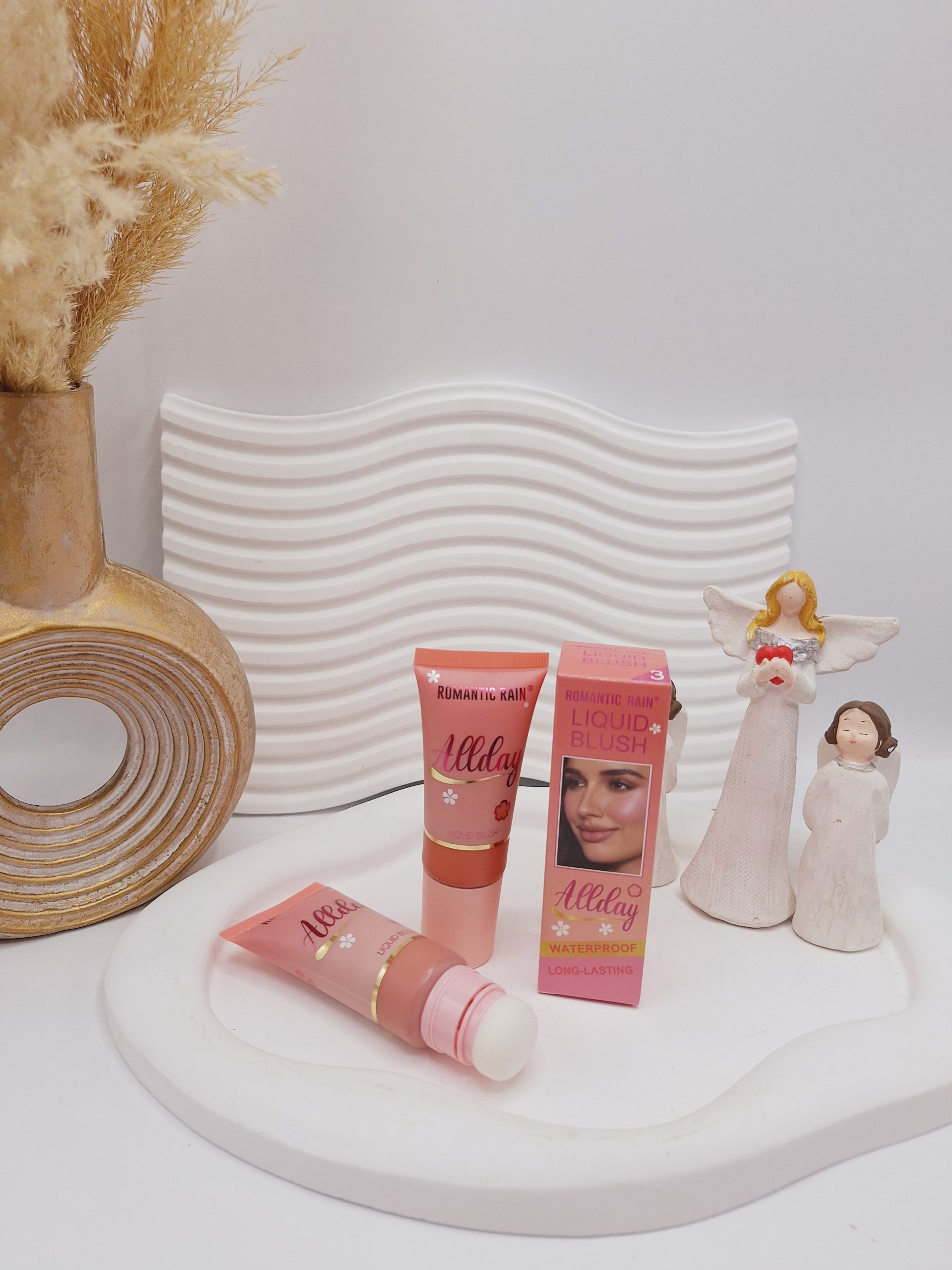 رژگونه مایع پرطرفدار پد دار تیوپی اورجینال برند Romantic rain کد 1753 1 رژگونه مایع پرطرفدار پد دار تیوپی اورجینال برند Romantic rain کد 1753