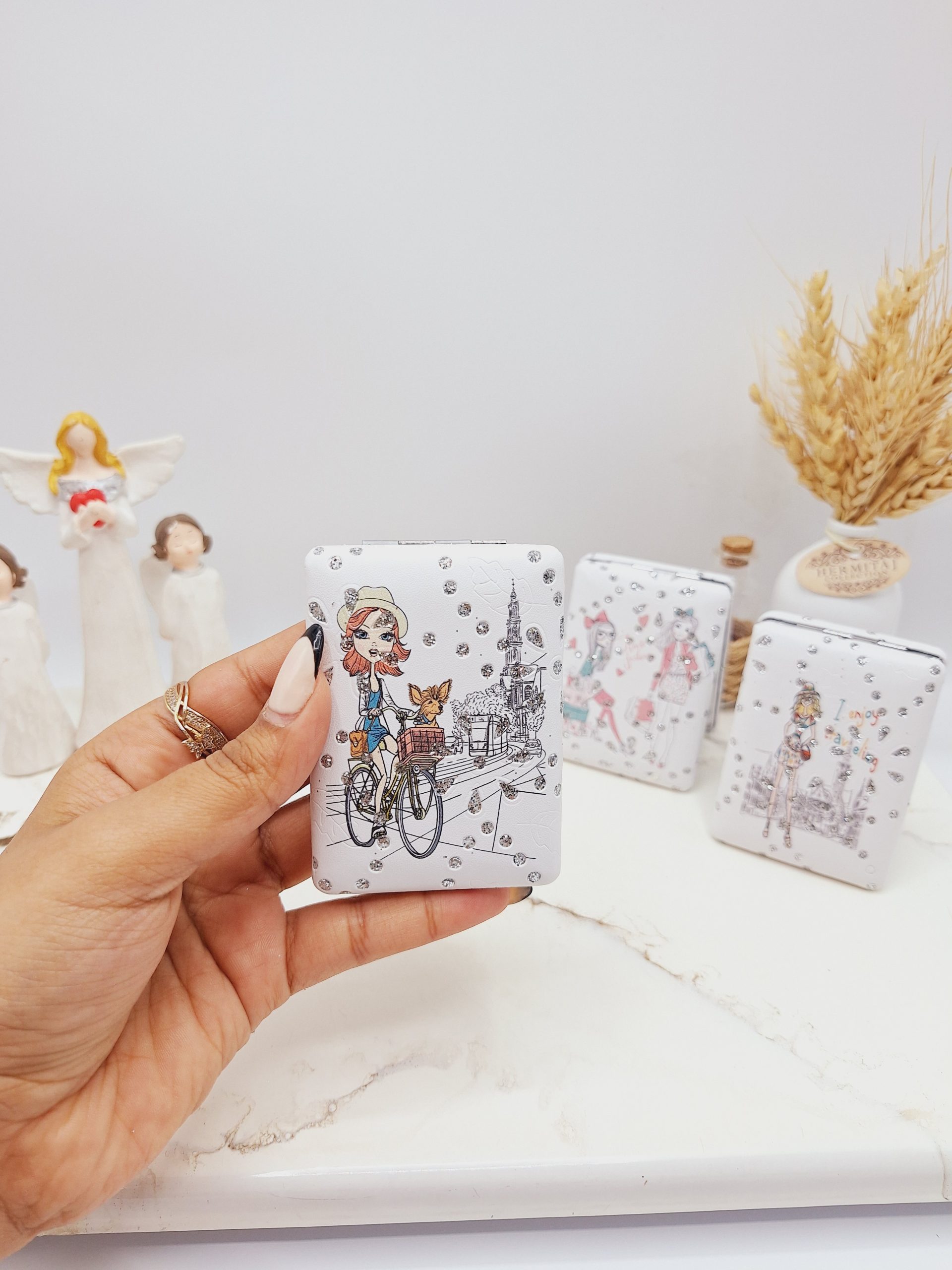 آینه دو طرفه جیبی طرح دختر 1 آینه دو طرفه جیبی طرح دختر