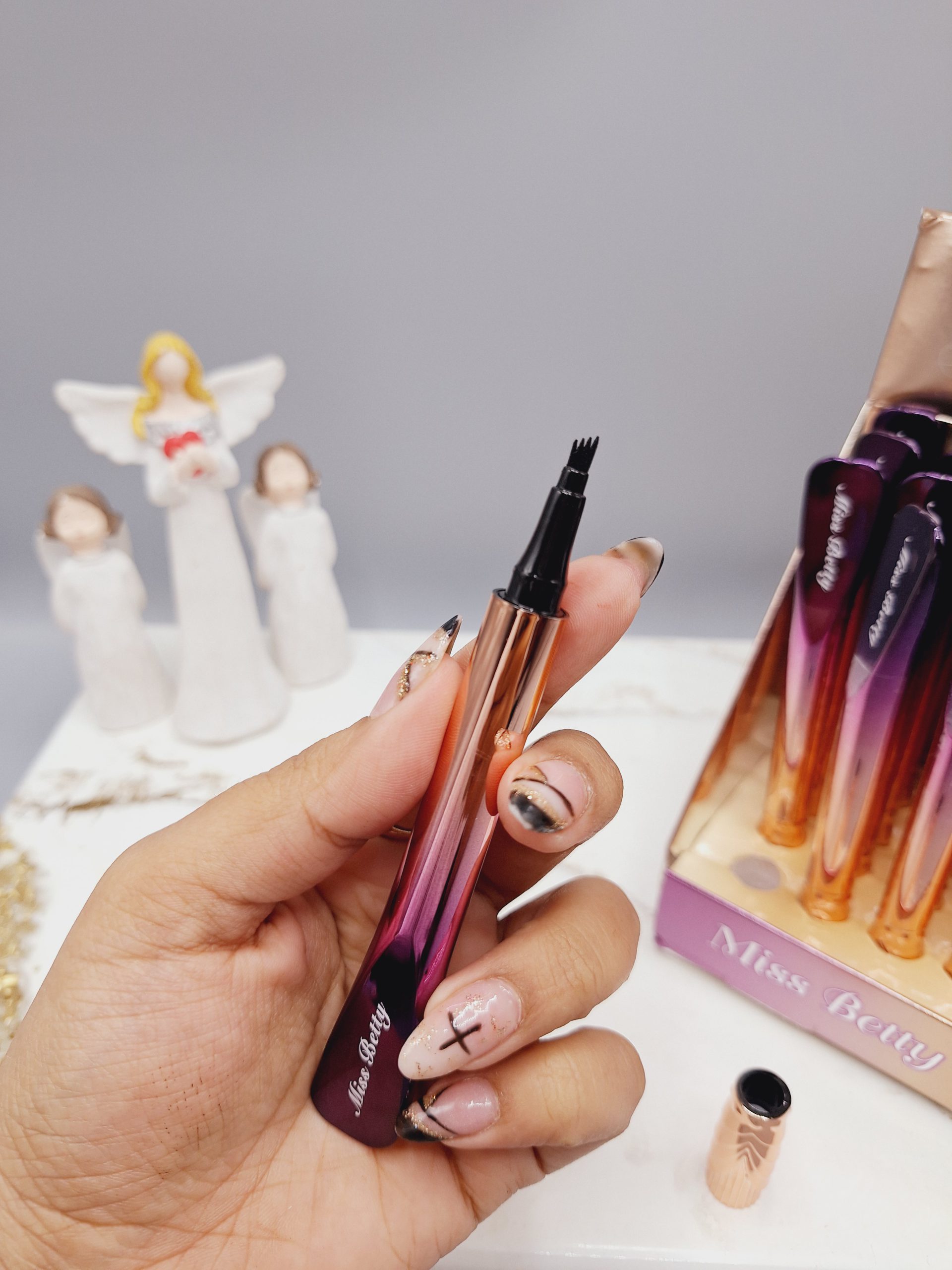 هاشور ابرو 4 خطه و 24 ساعته Miss Betty کد E3724 1 هاشور ابرو 4 خطه و 24 ساعته Miss Betty کد E3724