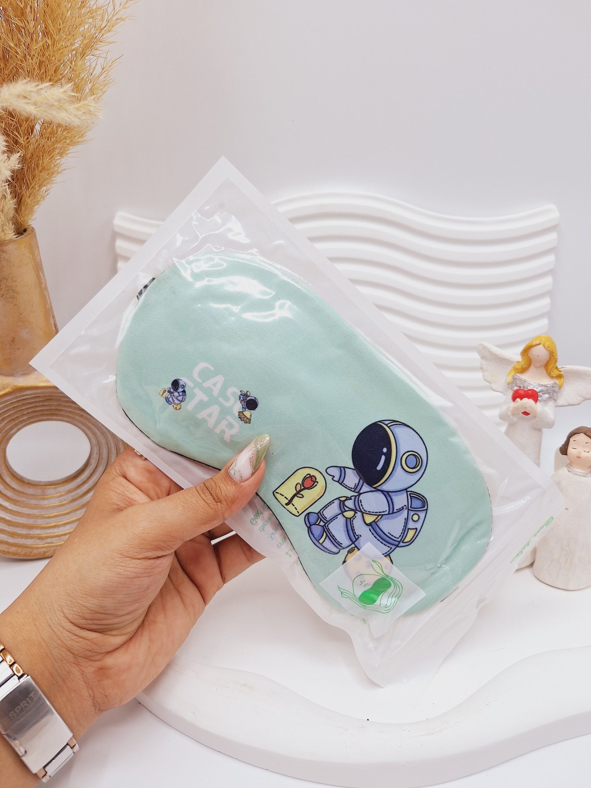 چشم بند کمپرس دار طرح فضانورد 1 چشم بند کمپرس دار طرح فضانورد