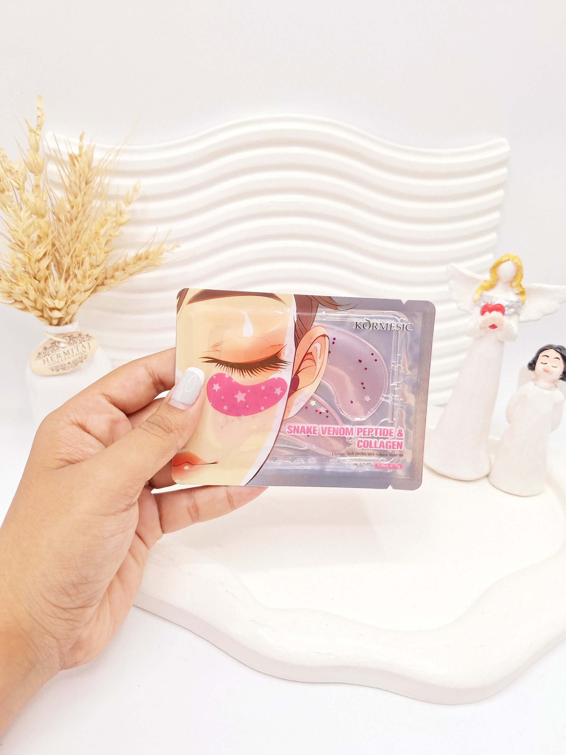 پچ زیر روشن کننده چشم طرح صورتی شاین دار KORMESIC کد 0771 1 پچ زیر روشن کننده چشم طرح صورتی شاین دار KORMESIC کد 0771