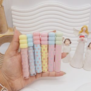 پک 6 تایی رژلب و شاین لب YEAHKISS کد ys_1046