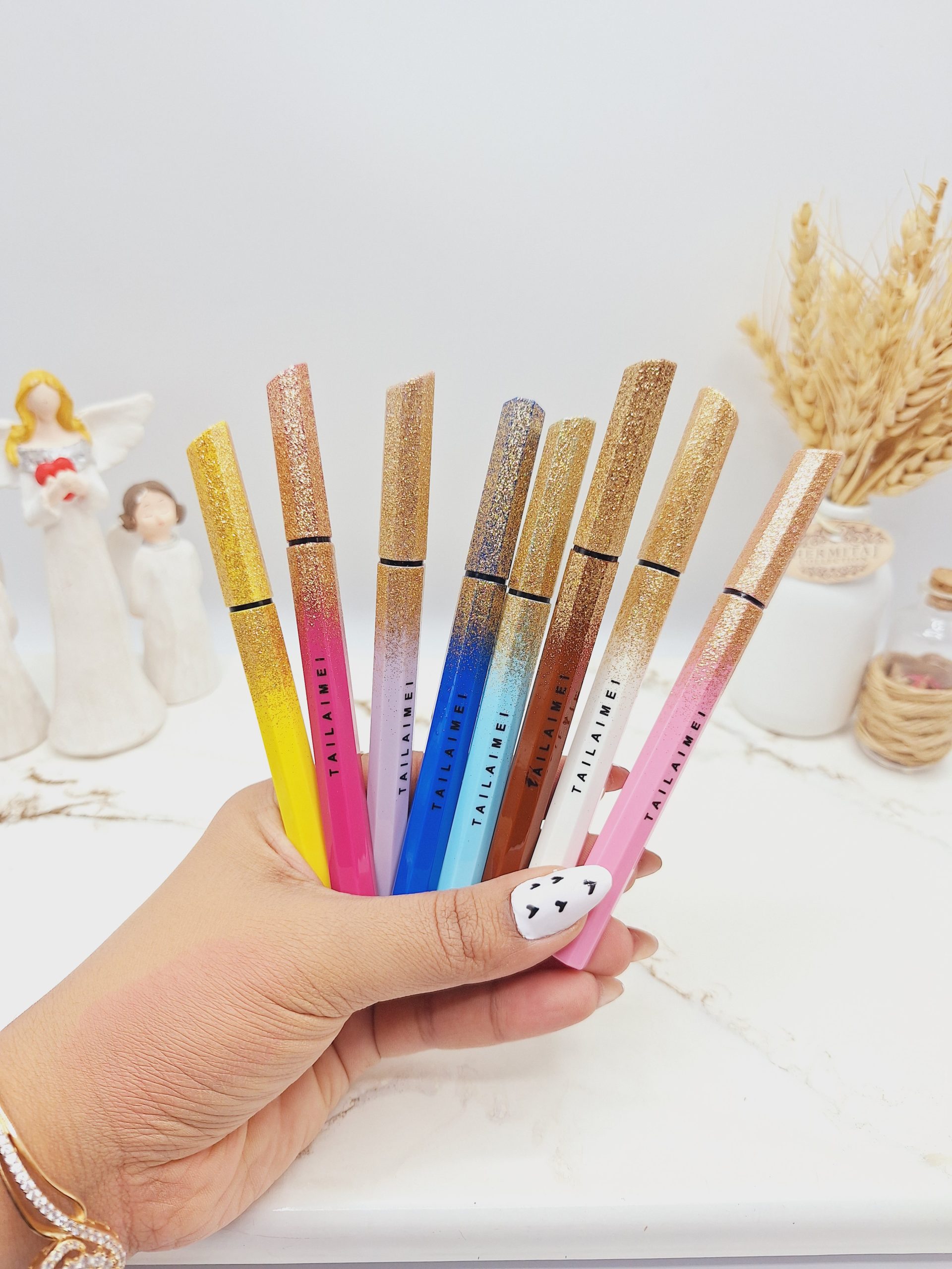 خط چشم رنگی مات ماژیکی برند تایلامی پوکه گلیتری کد NO.:TLM-E118 1 خط چشم رنگی مات ماژیکی برند تایلامی پوکه گلیتری کد NO.:TLM-E118