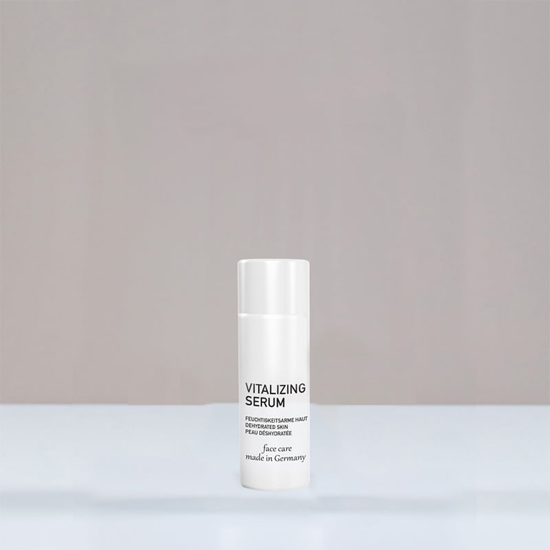 سرم احیا کننده و متعادل کننده صورت 30 میلی لیتر ام بی کی 1 سرم احیا کننده و متعادل کننده صورت 30 میلی لیتر ام بی کی