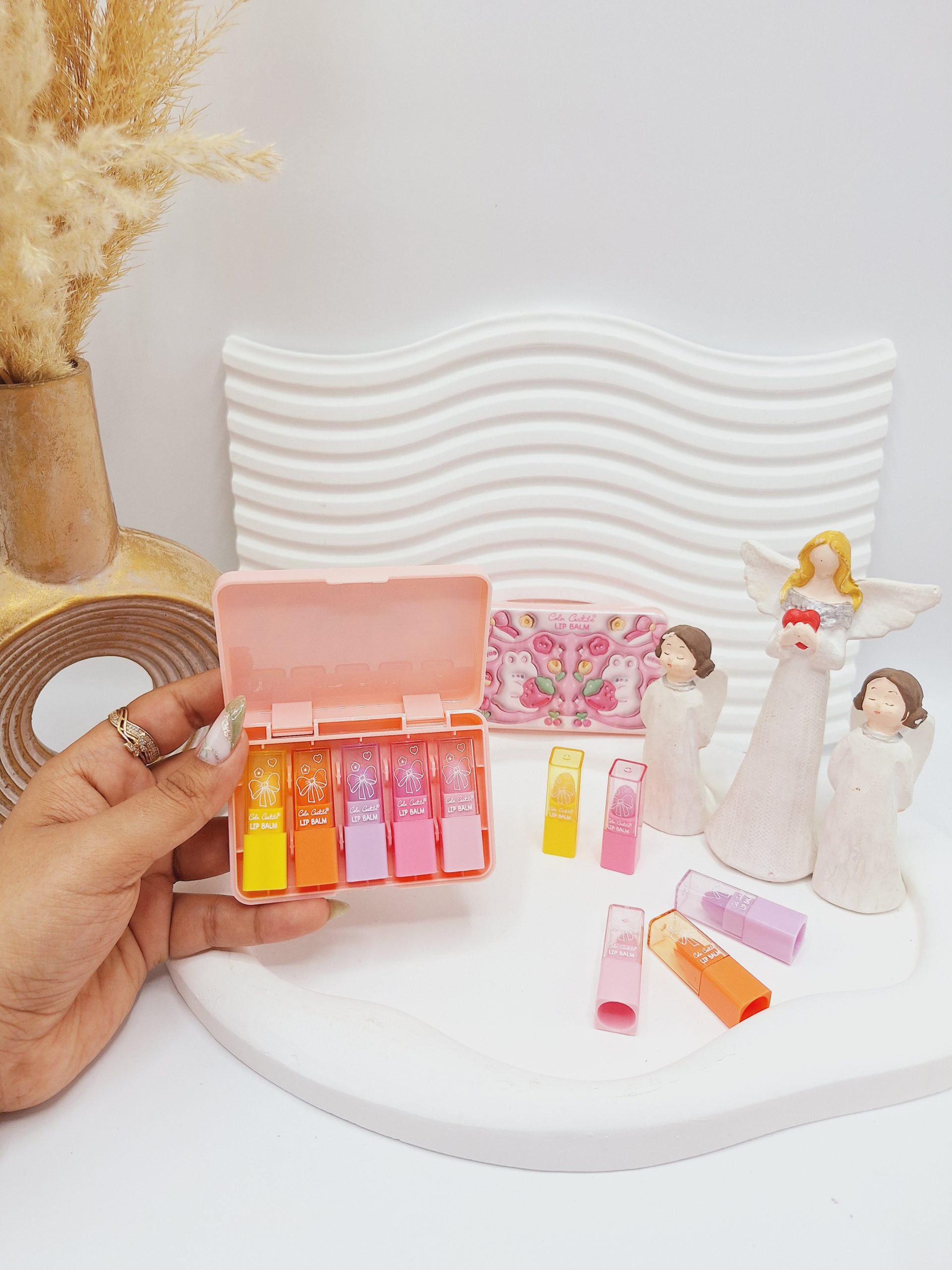 پک بالم لب 5 تایی رنگارنگ طرح خرس مهربون کد 8099-5 1 پک بالم لب 5 تایی رنگارنگ طرح خرس مهربون کد 8099-5