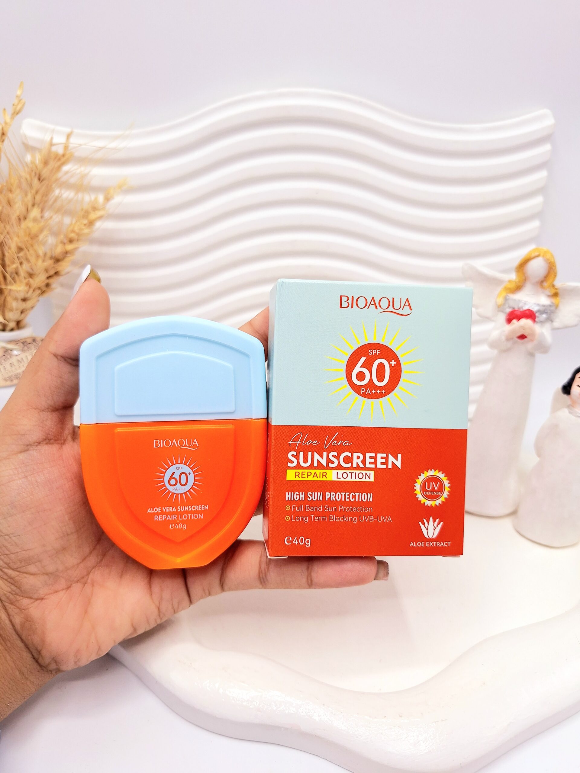 کرم ضد آفتاب بی رنگ بیواکوا 60 Spf با عصاره آلوورا کد 37381 1 کرم ضد آفتاب بی رنگ بیواکوا 60 Spf با عصاره آلوورا کد 37381