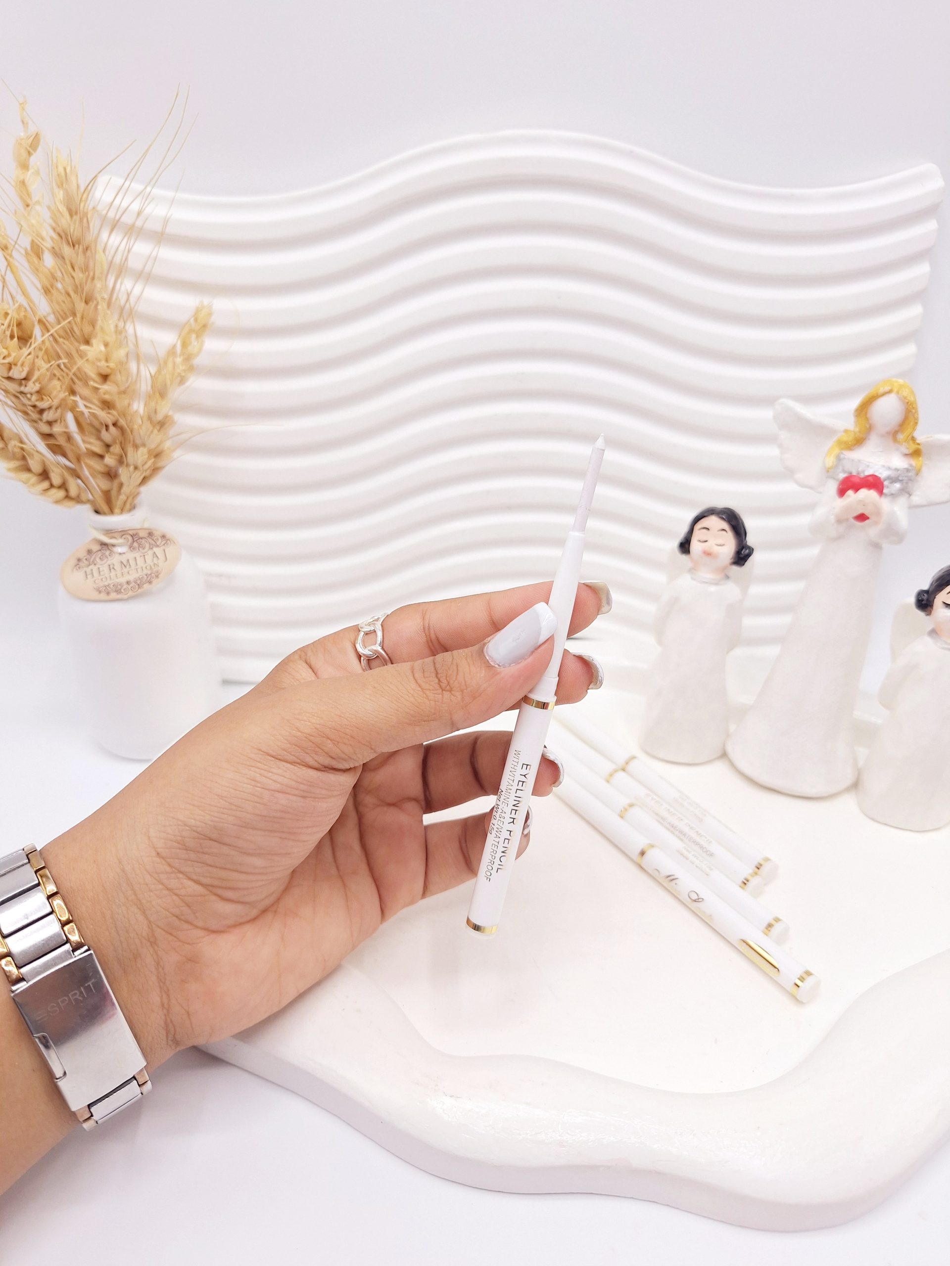 مداد چشم سفید پیچی برند Miss Look 1 مداد چشم سفید پیچی برند Miss Look