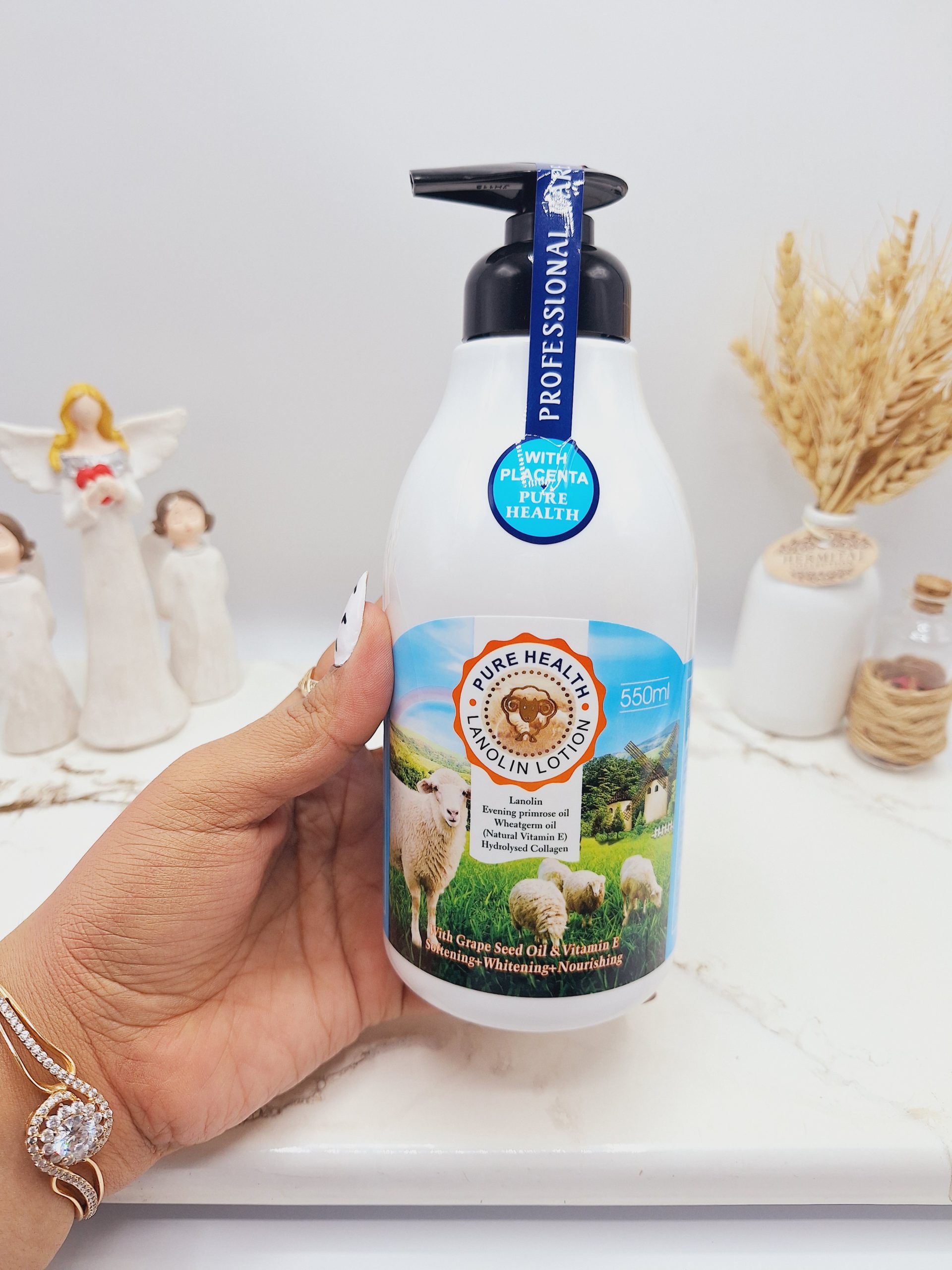 لوسیون بدن شیر گوسفند لانوین 550 میل روشن کننده و آبرسان برند Wokali کد 255 1 لوسیون بدن شیر گوسفند لانوین 550 میل روشن کننده و آبرسان برند Wokali کد 255