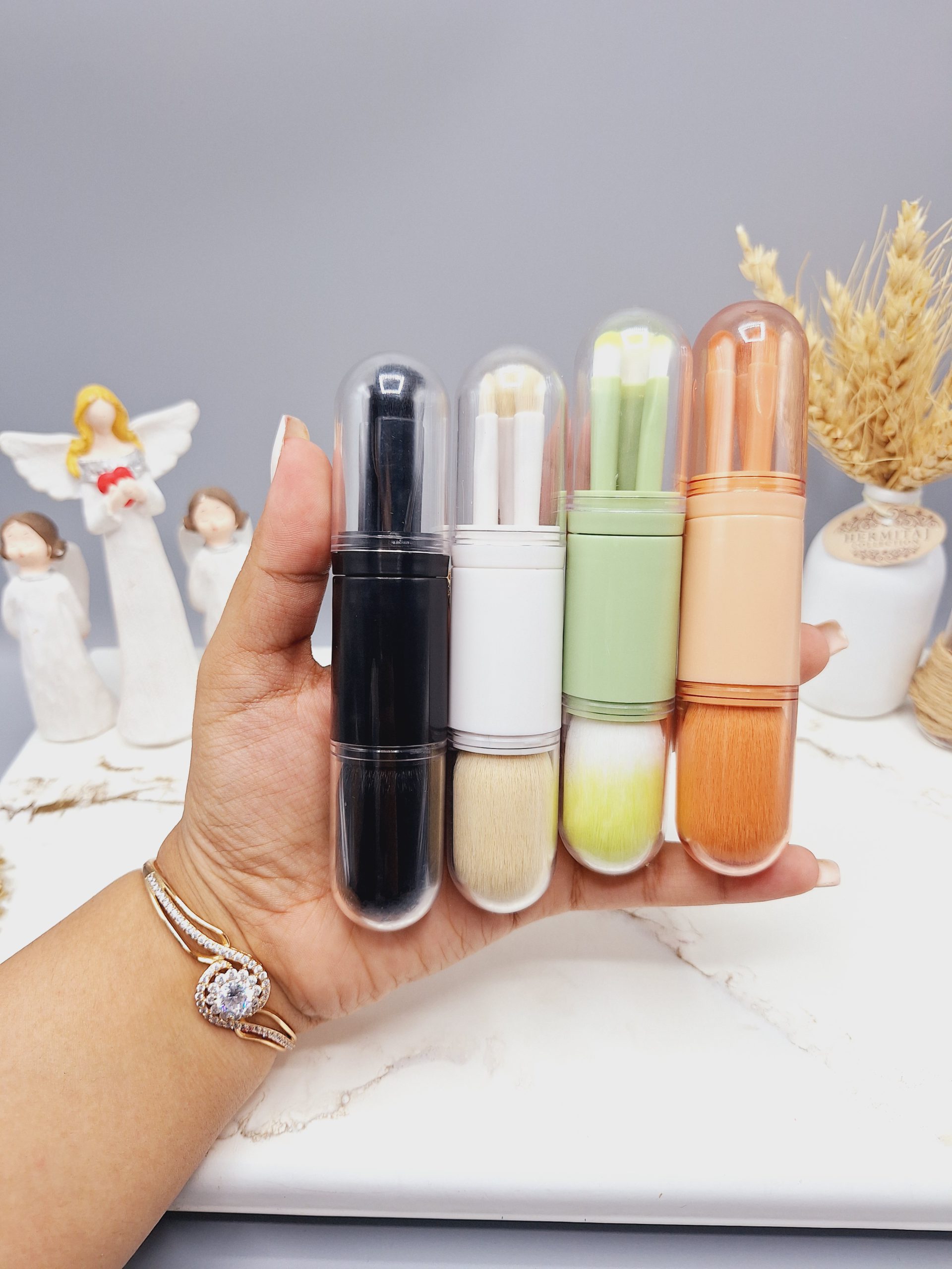 براش کپسولی مسافرتی سایز کوچک 1 براش کپسولی مسافرتی سایز کوچک