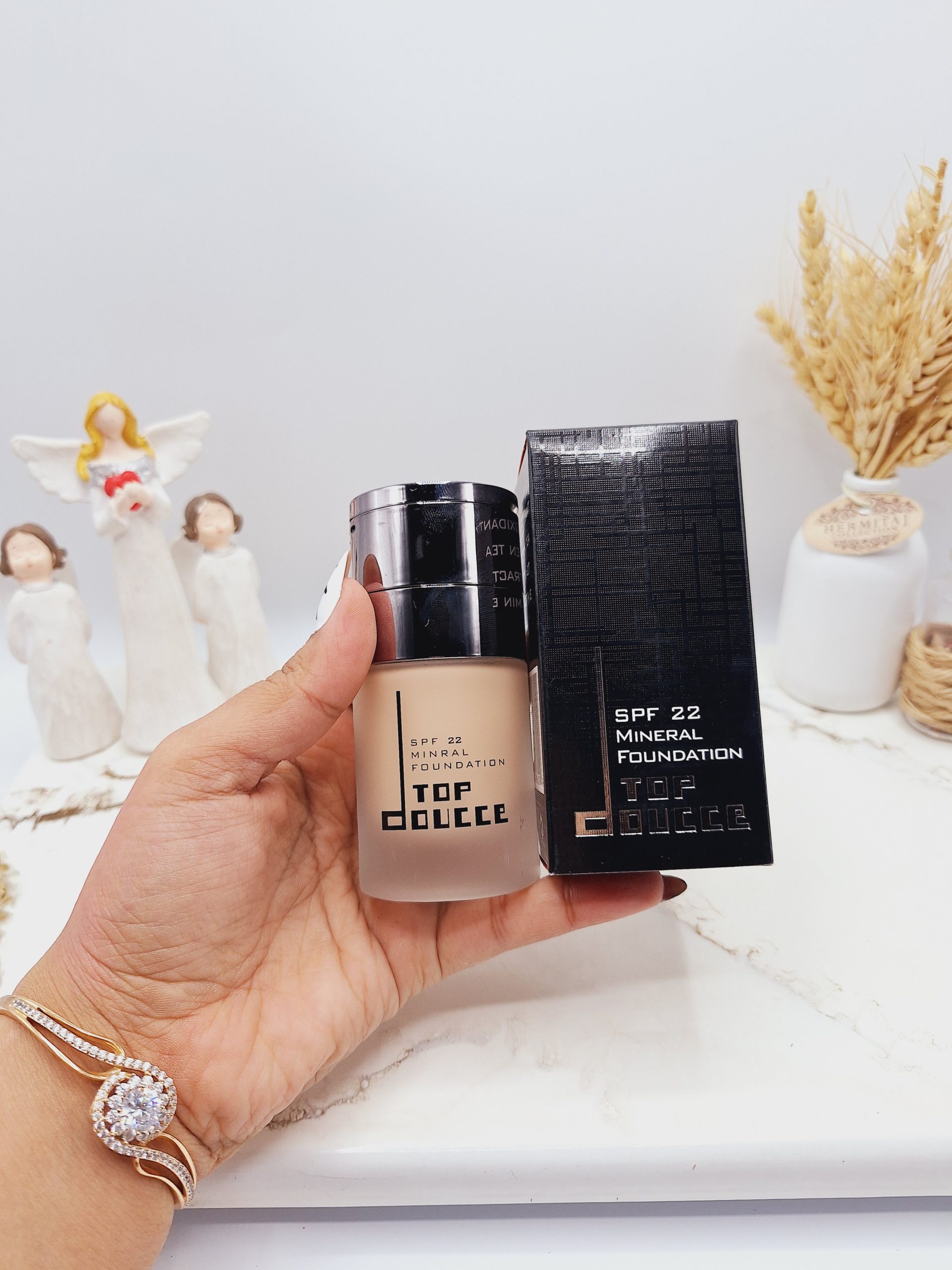 کرم پودر دوسه کانسیلر دار دارای ویتامین E و spf 22 کد 6009 1 کرم پودر دوسه کانسیلر دار دارای ویتامین E و spf 22 کد 6009