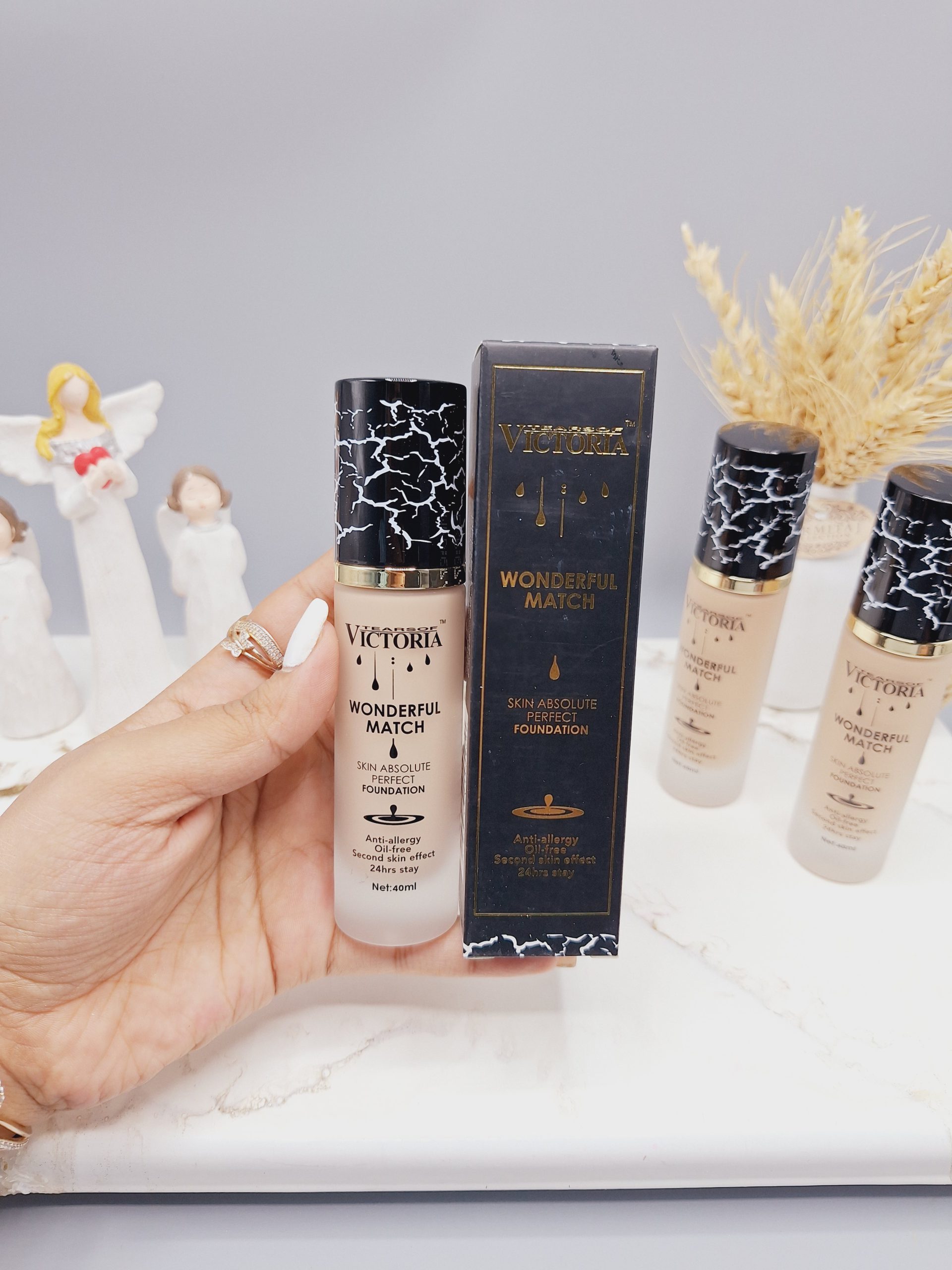 کرم پودر 24 ساعته کاور بالا ویکتوریا کد 5391 1 کرم پودر 24 ساعته کاور بالا ویکتوریا کد 5391