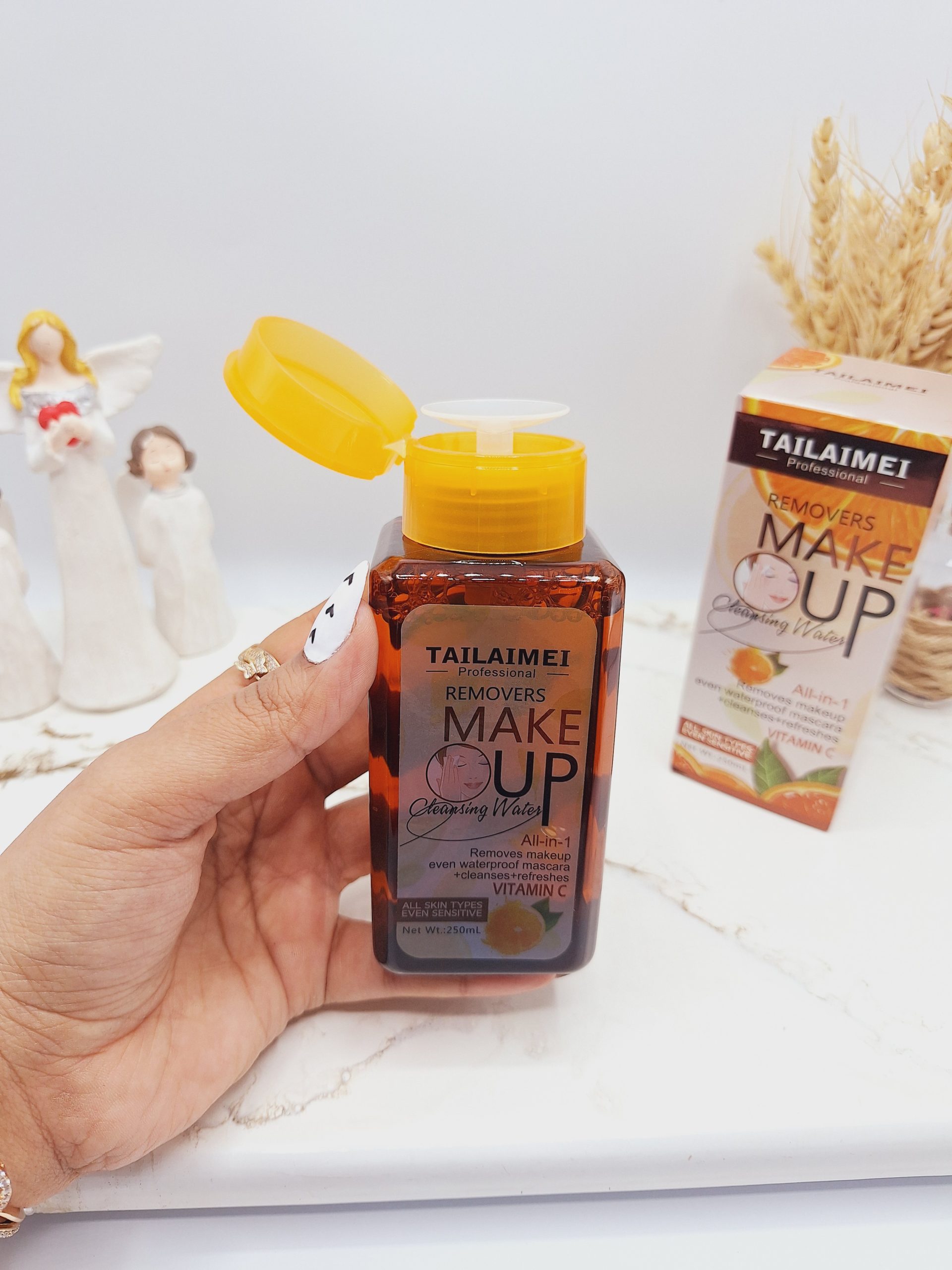 محلول آرایش پاک کن مدل ویتامین سی برند تایلامی کد 0124 1 محلول آرایش پاک کن مدل ویتامین سی برند تایلامی کد 0124