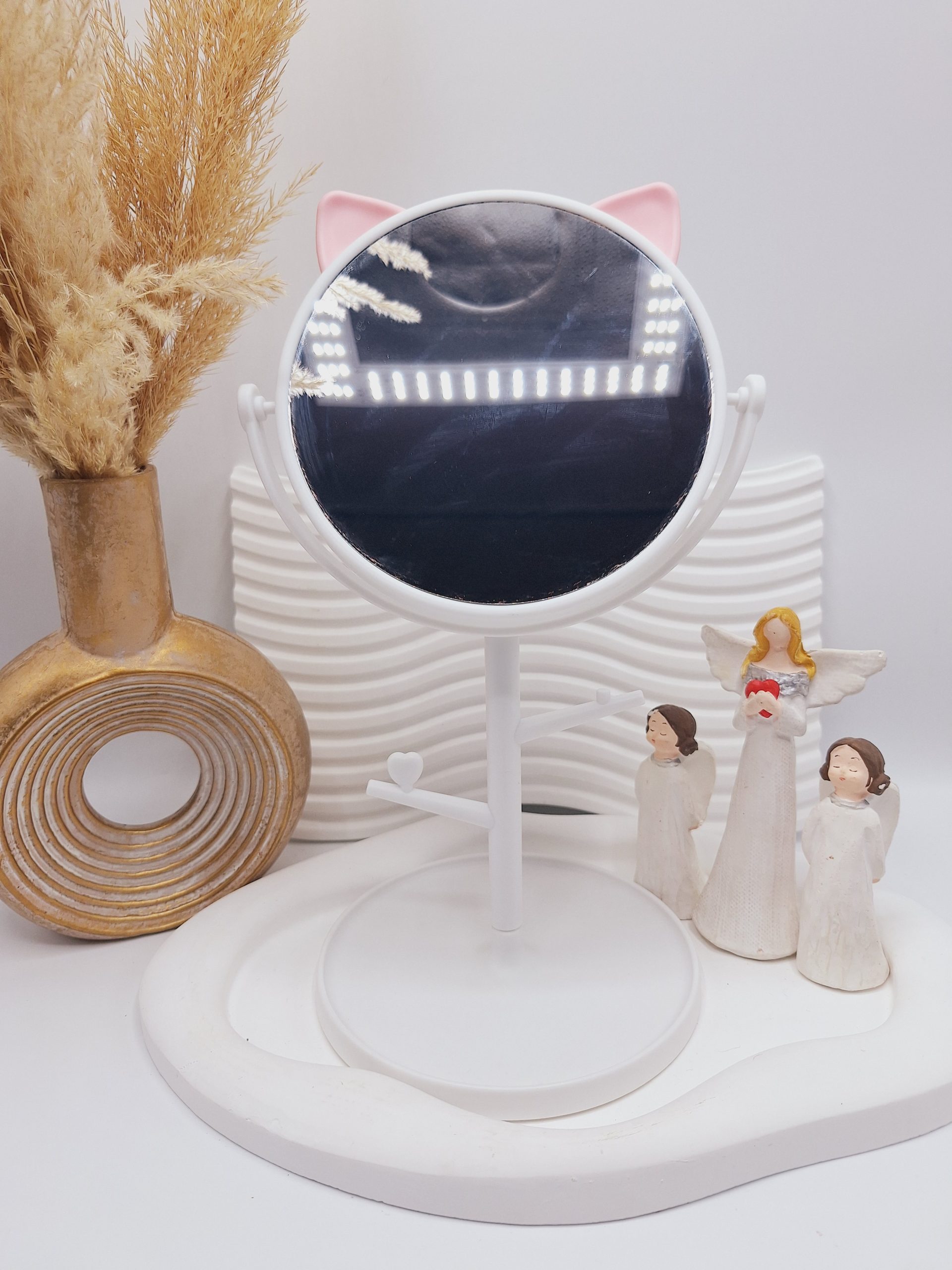 آینه گرد رومیزی مدل استند جواهرات طرح گربه رنگ سفید 1 آینه گرد رومیزی مدل استند جواهرات طرح گربه رنگ سفید