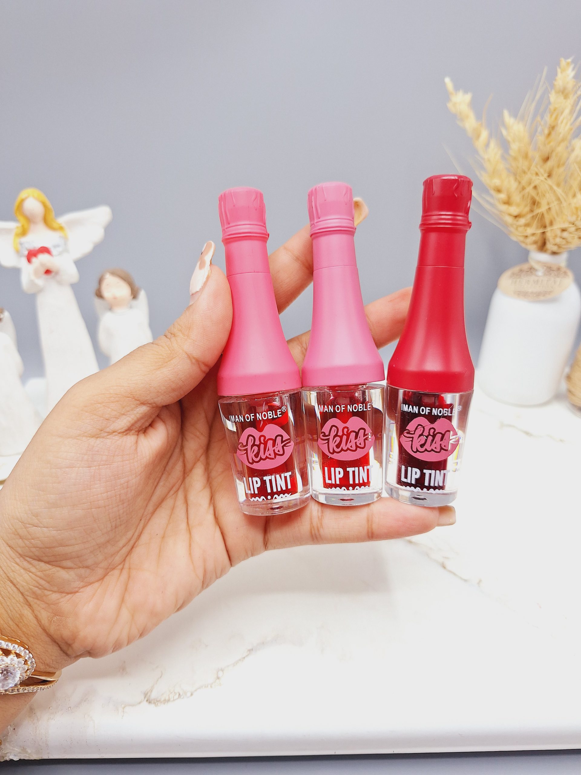 تینت لب طرح نوشابه ای برند IMAN OF NOBLE کد 1089F 1 تینت لب طرح نوشابه ای برند IMAN OF NOBLE کد 1089F