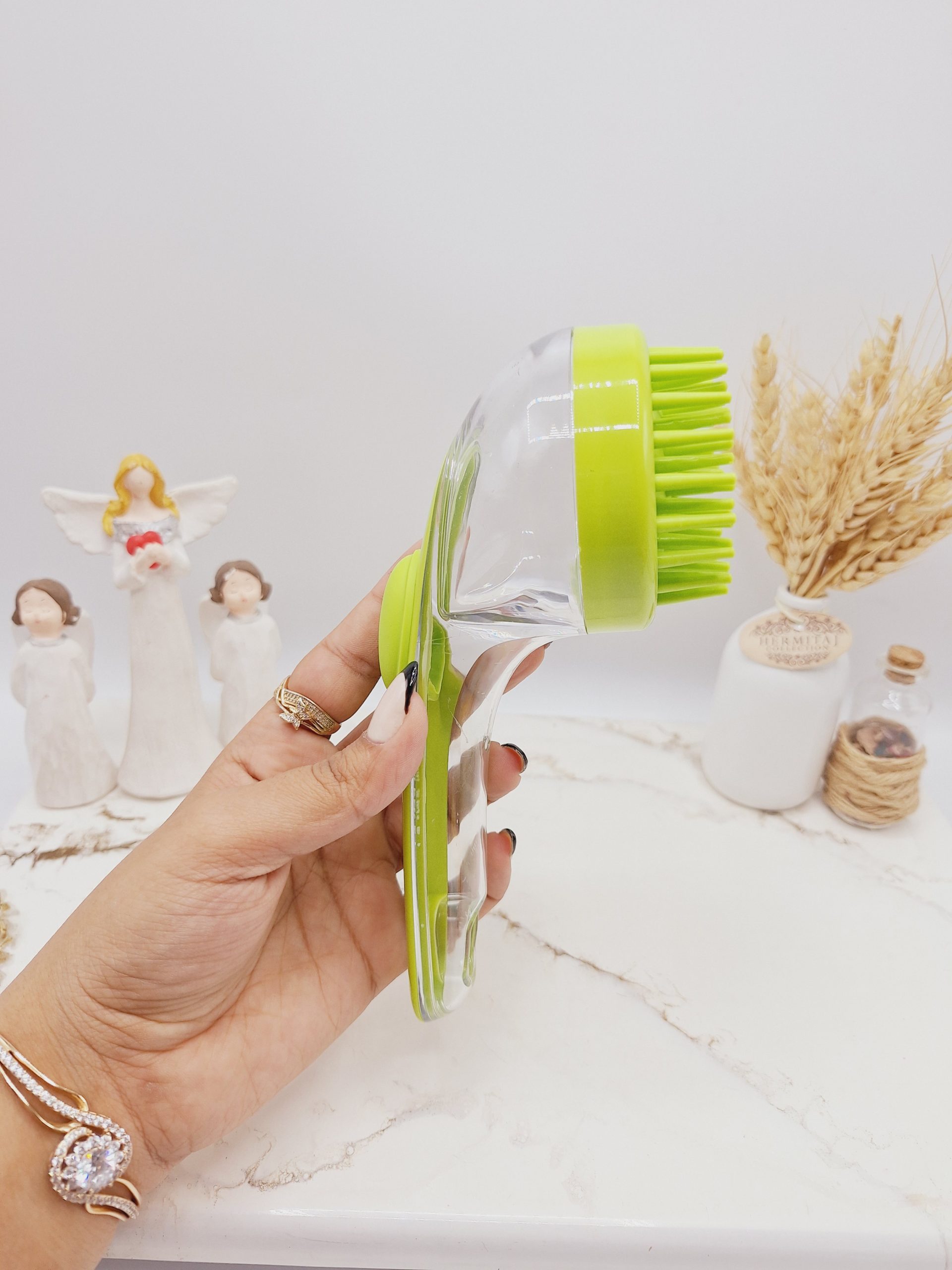 برس و ماساژور سیلیکونی مخزنی دسته دار 1 برس و ماساژور سیلیکونی مخزنی دسته دار