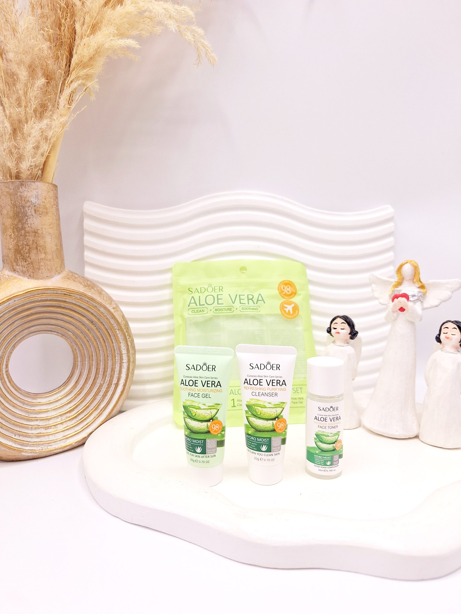 پک مسافرتی شامل تونر،پاک کننده،ژل، رایحه آلوئه ورا برند سادور کد 1554 1 پک مسافرتی شامل تونر،پاک کننده،ژل، رایحه آلوئه ورا برند سادور کد 1554