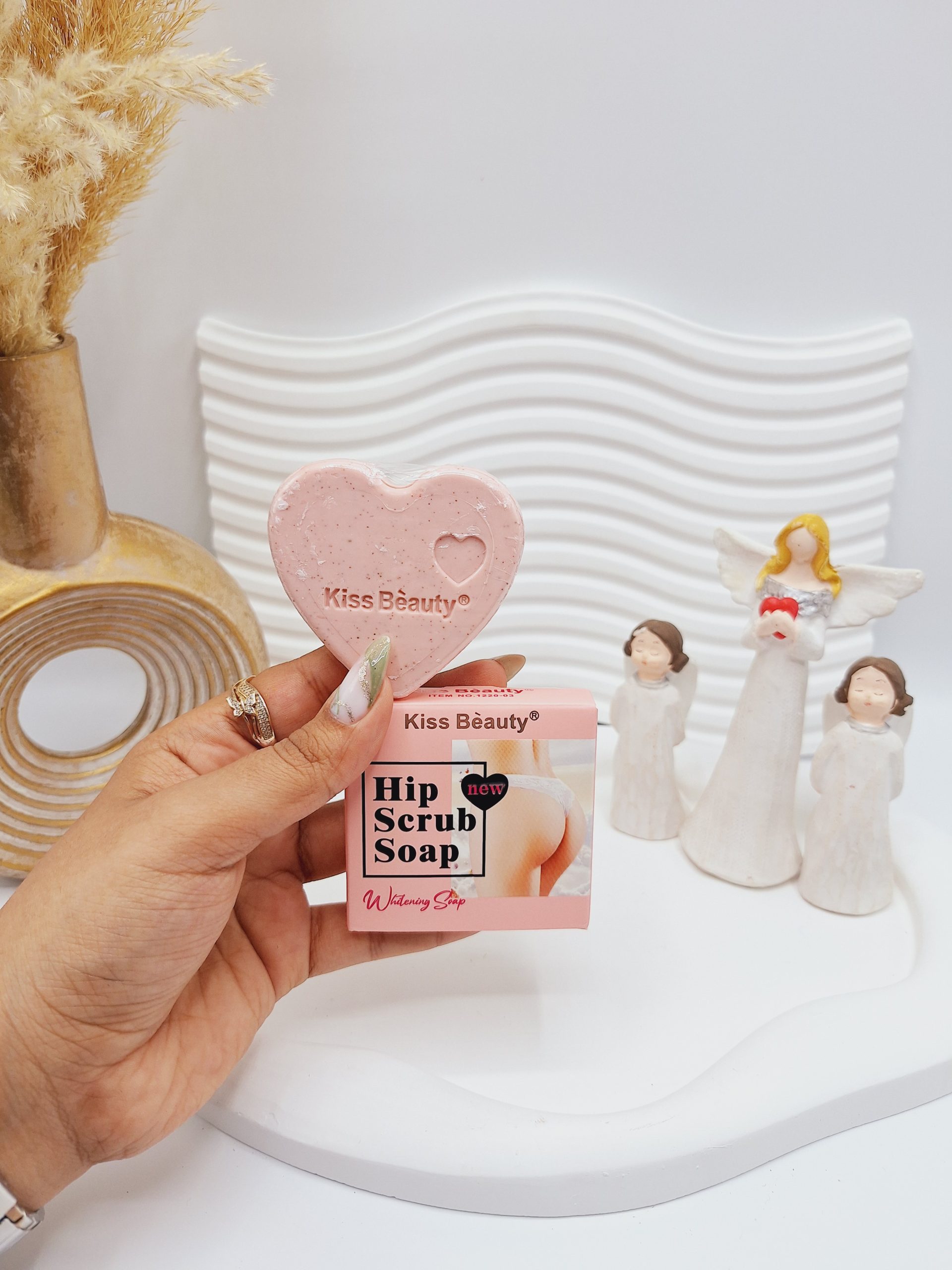 صابون اسکراب قلبی سفید کننده زیر بغل و اندام خصوصی برند کیس بیوتی کد 1220 1 صابون اسکراب قلبی سفید کننده زیر بغل و اندام خصوصی برند کیس بیوتی کد 1220