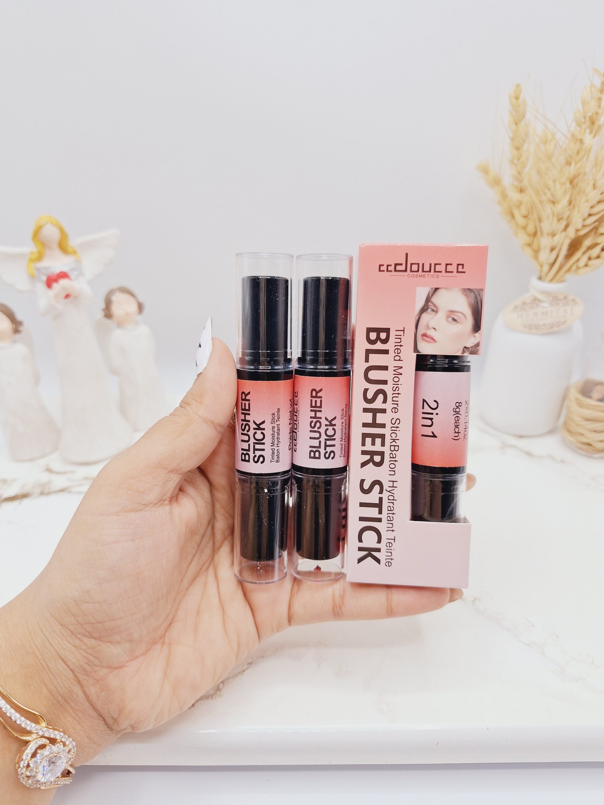 کانتور و کانسیلر دو طرفه استیکی برند دوسه کد 3008 (کارتن صورتی) 1 کانتور و کانسیلر دو طرفه استیکی برند دوسه کد 3008 (کارتن صورتی)